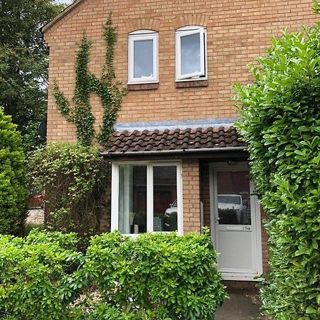 Rowan Tree Villa Aylesbury  Esterno foto