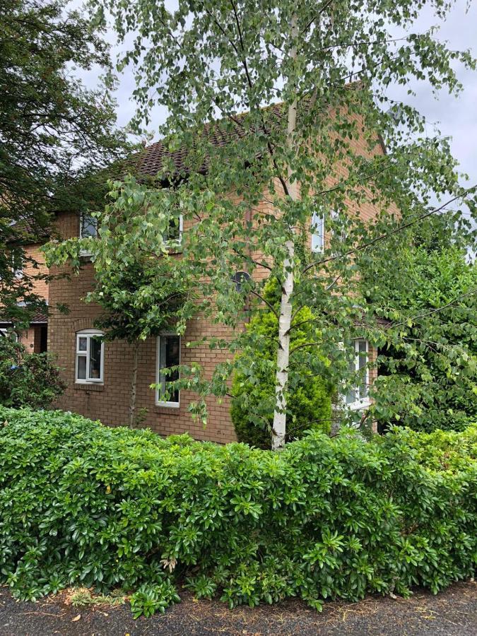 Rowan Tree Villa Aylesbury  Esterno foto